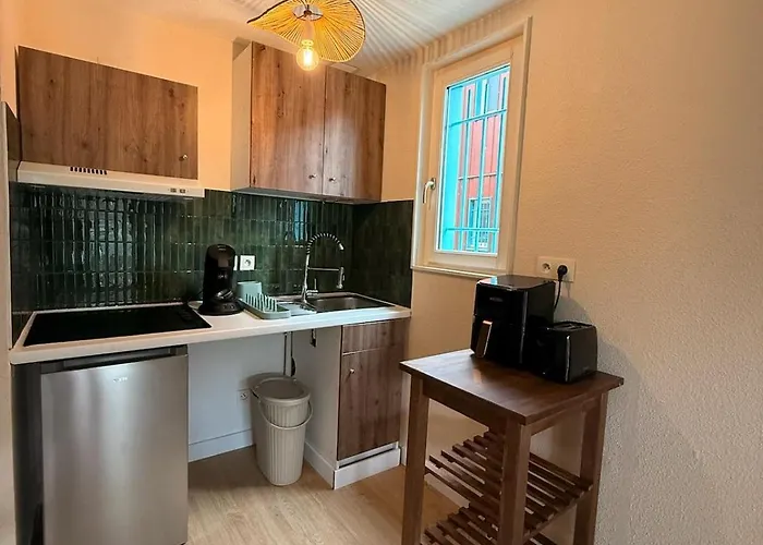 T2 Elegant Piscine Apartman *